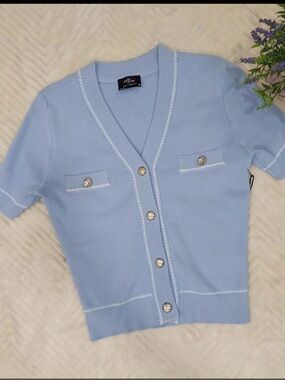 Light Blue Short Sleeve Knit Top with Silver Buttons